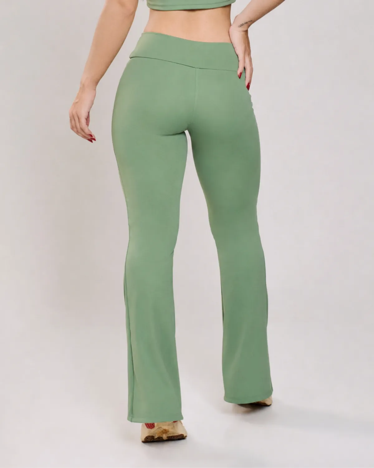 Calça Flare Gab Pistache