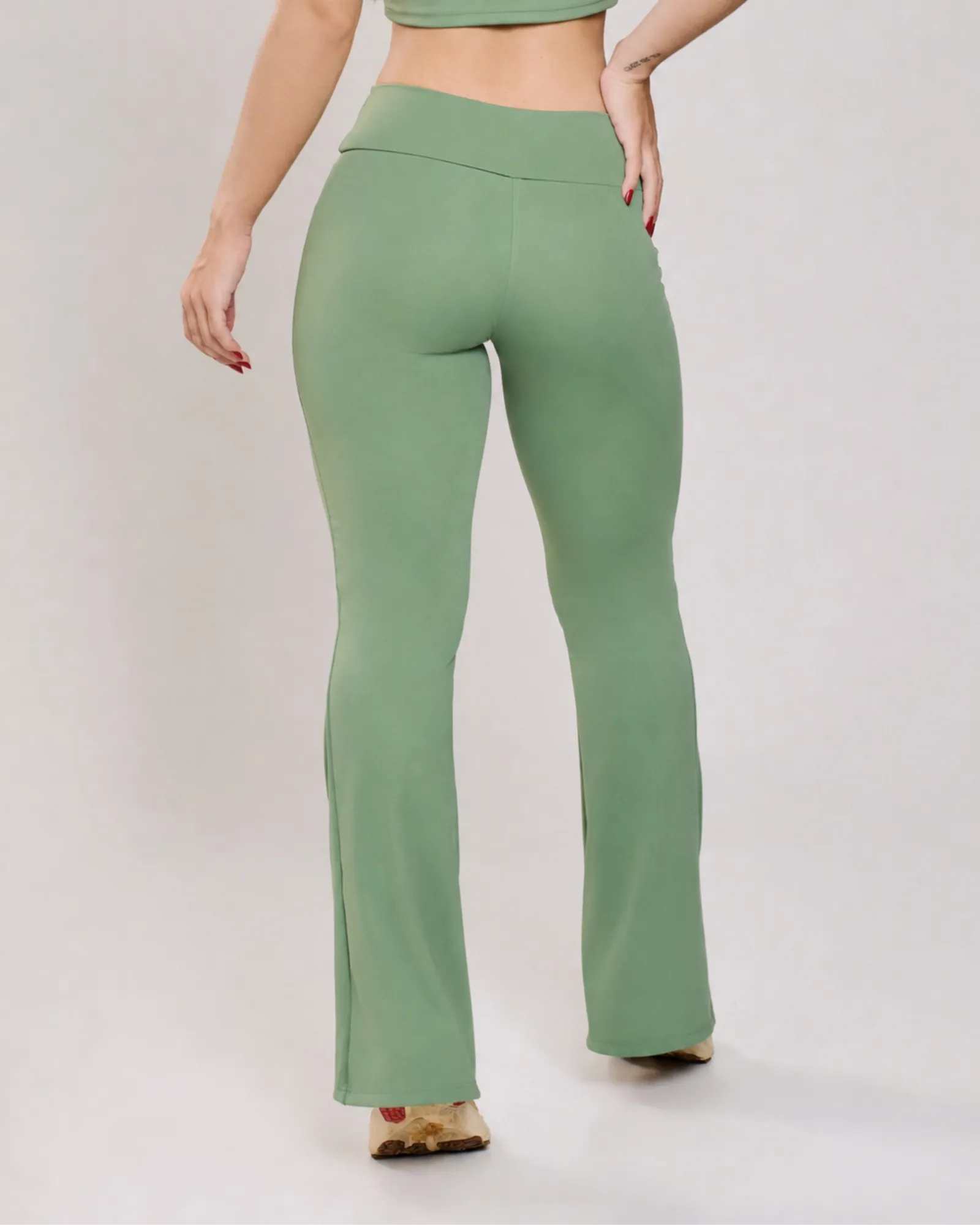 Calça Flare Gab Pistache