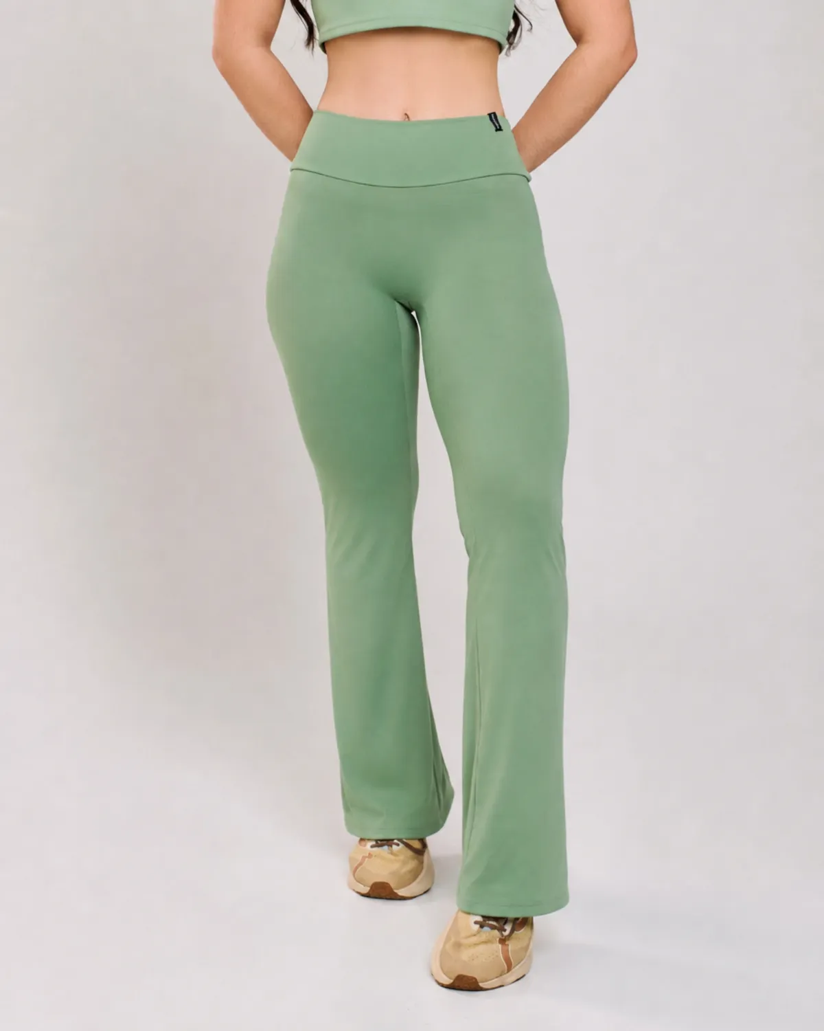 Calça Flare Gab Pistache