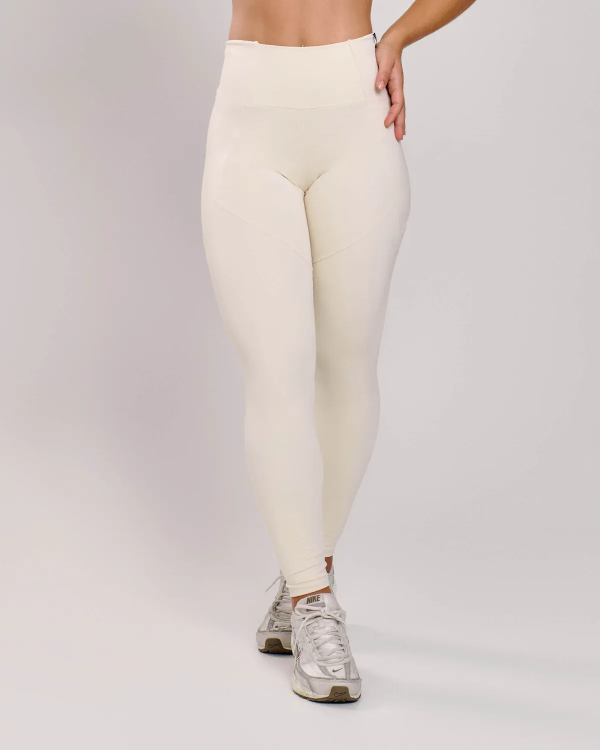 Calça Legging Recorte com Bolso Off White Ju Mamute