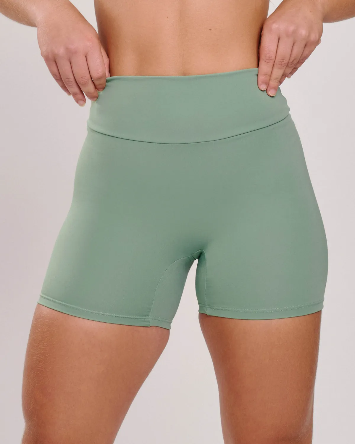 Short Aura Pistache Ju Mamute