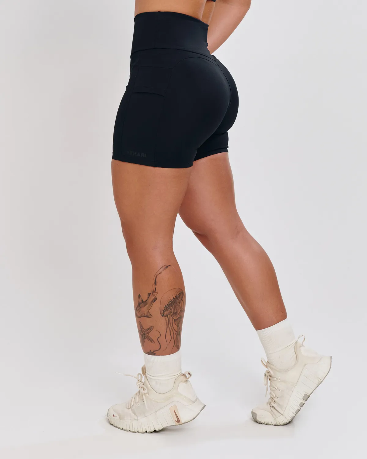 Short Bolso Ju Mamute Preto