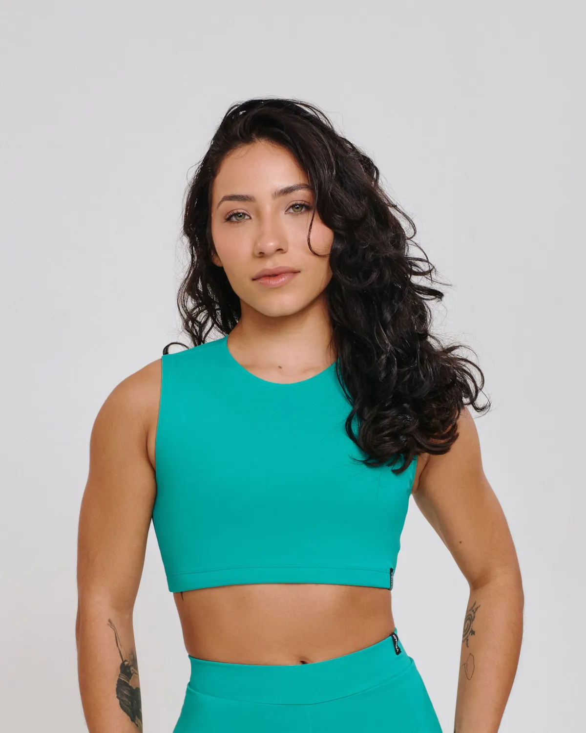 Top Cropped Isa Verde Aqua